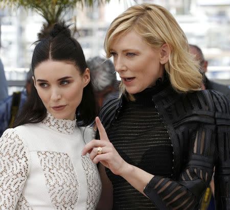 Blanchett denies lesbian affairs as 'Carol' film wows Cannes