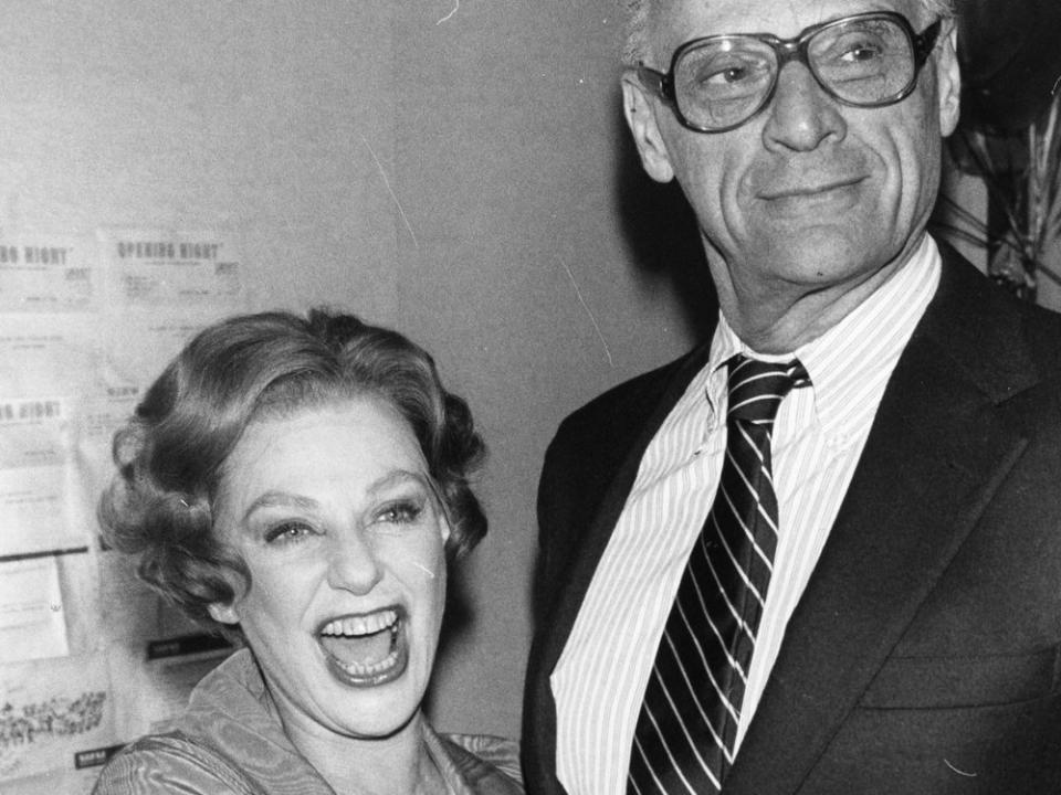 Schauspielerin Joan Copeland und ihr Bruder, Schriftsteller Arthur Miller. (Bild: imago/ZUMA/Keystone)