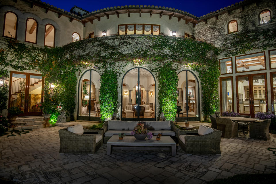 Sugar Ray Leonard lists LA home for $52M