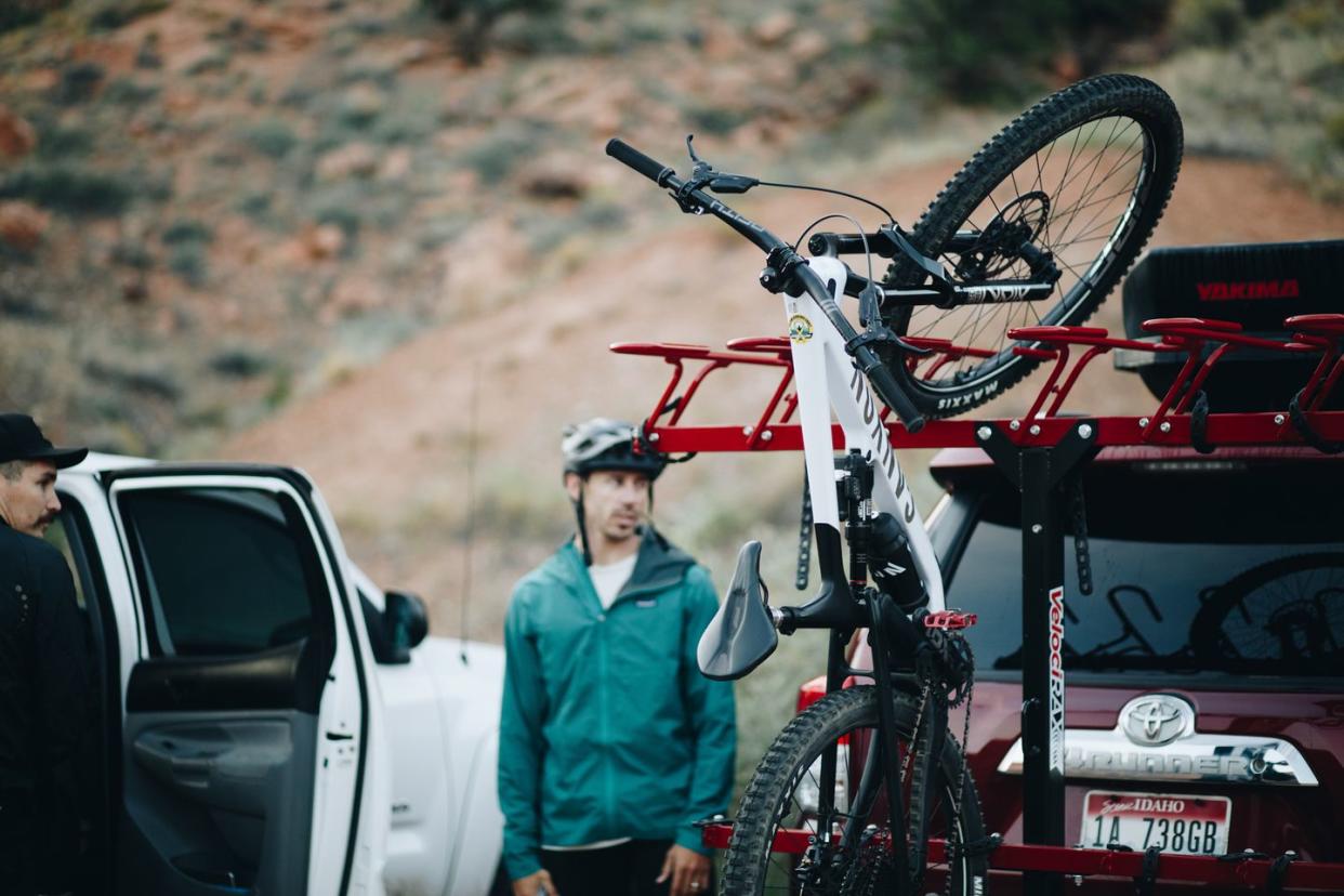 canyon bike on car rack