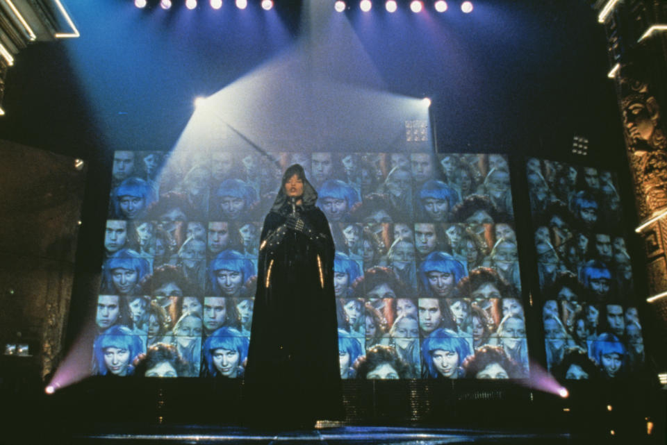 Whitney Houston (1963 - 2012) tapó muchas bocas críticas tras lanzarse a la actuación en 'El guardaespaldas'. (Foto de Fotos International/Getty Images)