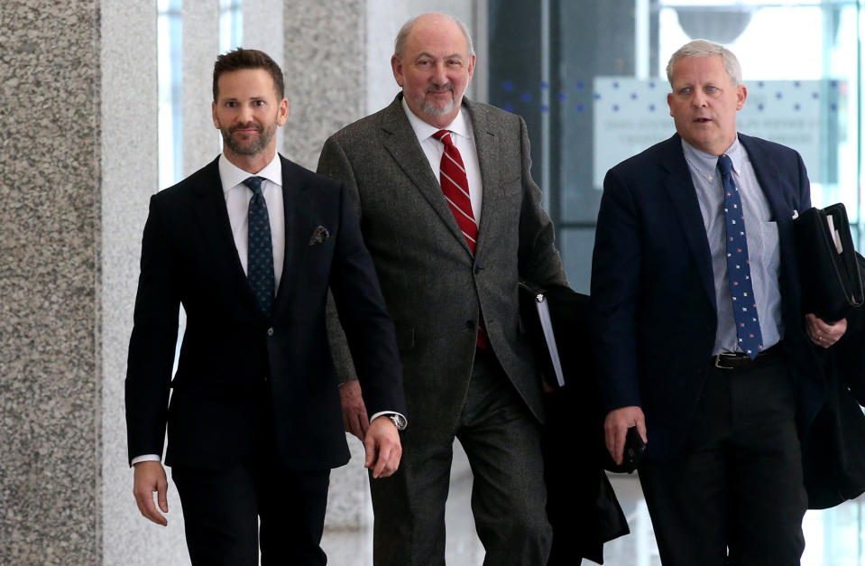 In stunning deal, prosecutors in Chicago agree to drop charges against Ex-U.S. Rep. Aaron Schock if pays back IRS, campaign