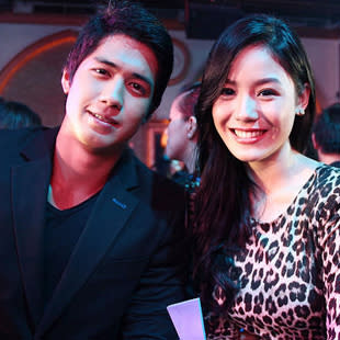 Ritz Azul and Aljur Abrenica during the Yahoo! OMG! Awards (Photo by Jerome Ascano/NPPA Images)