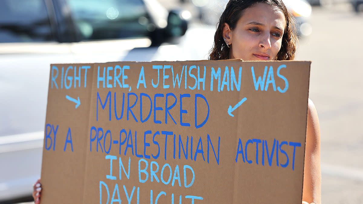 Greta Thunberg did not post about the death of pro-Israel Jewish demonstrator Paul Kessler in a way that would make light of his death. 