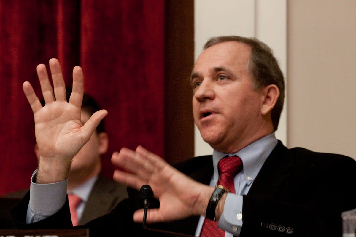 Rep Steve Buyer asks a question during a House Oversight and Investigations subcommittee hearing,  23 Feb 2010 (AP)