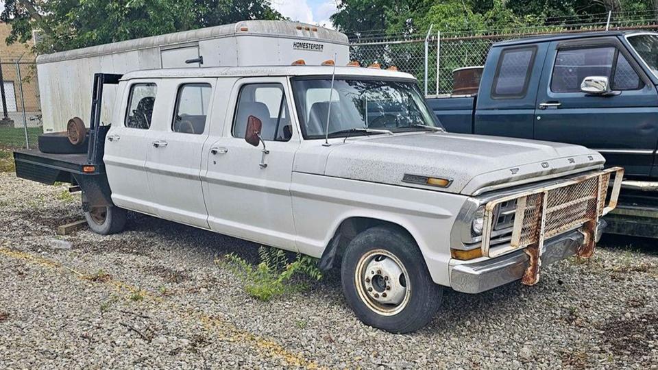 Save This Three-Row 1972 Ford F-350 Before It Gets Dismantled photo