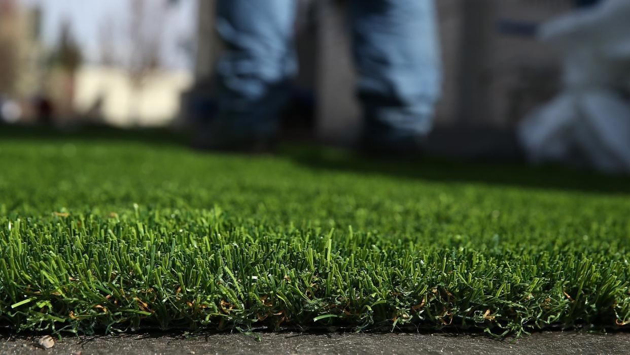  An artificial lawn. 