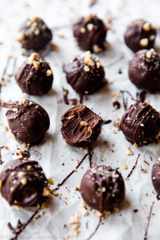 <p>Sally's Baking Addiction</p><p>Chocolate and hazelnut flavors are a perfect sweet match.</p><p><strong>Get the recipe: <a href="https://sallysbakingaddiction.com/chocolate-hazelnut-crunch-truffles/" rel="nofollow noopener" target="_blank" data-ylk="slk:Hazelnut Chocolate Truffles;elm:context_link;itc:0;sec:content-canvas" class="link ">Hazelnut Chocolate Truffles</a></strong></p>
