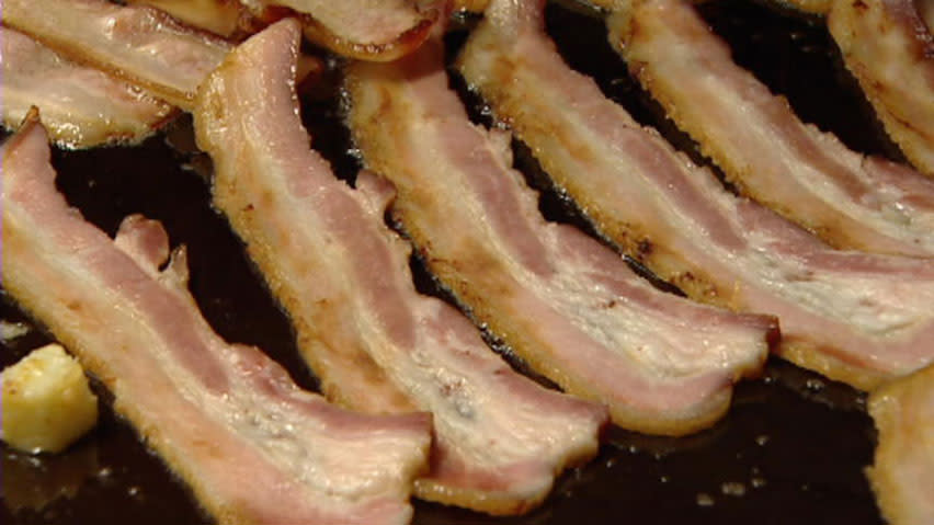 A British farm group says a worldwide bacon shortage could be coming and bacon fans are worried. 