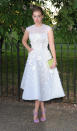 <p>Beatrice beweist erneut, wie gut sie in Weiß aussieht und schafft es mit diesem bestickten Nicholas Oakwell Kleid auf die Best-Dressed-Listen der Saison.<em> [Bild: Getty]</em> </p>