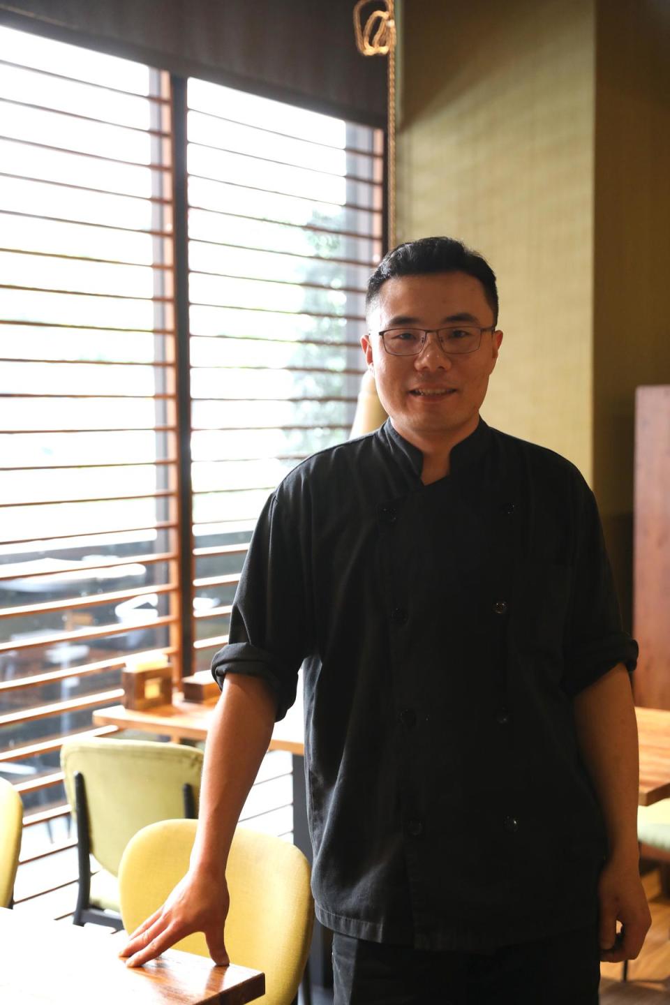 小川主廚付連康很瞭解台灣人口味，但也努力把正宗新派川菜質感帶進台灣。
