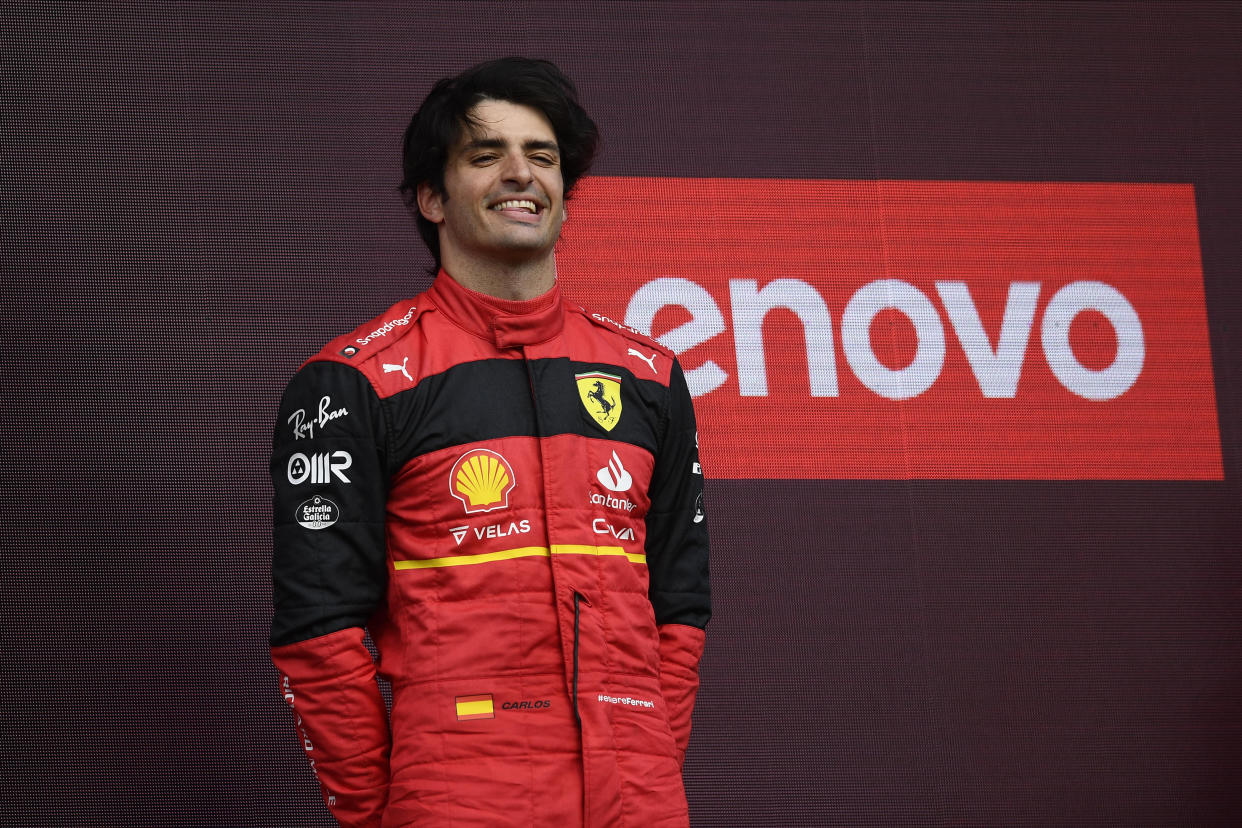 Carlos Sainz se impone en Silverstone y consigue la primera victoria de su vida tras una carrera llena de incertidumbre (Photo by Jose Hernandez/Anadolu Agency via Getty Images)