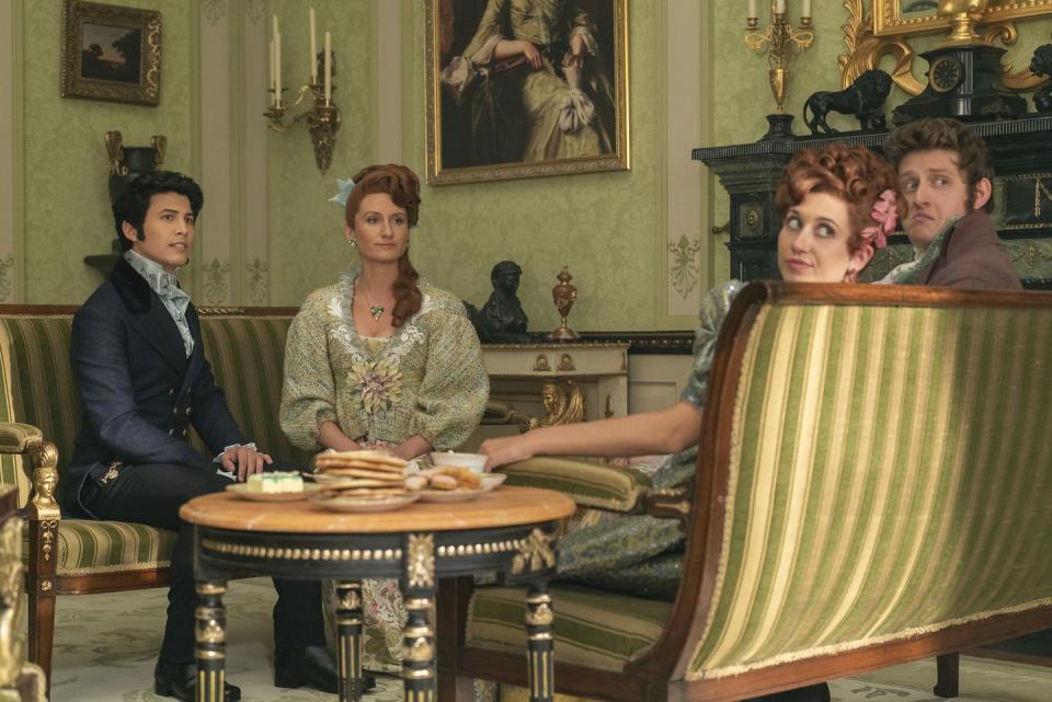 bridgerton season 3 harry dankworth, prudence featherington, philipa featherington and albion finch in the featherington drawing room