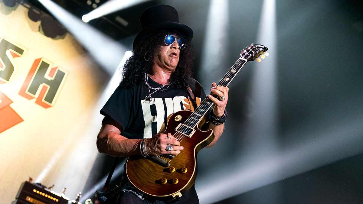  Slash performs with Myles Kennedy and The Conspirators at OVO Arena Wembley. 