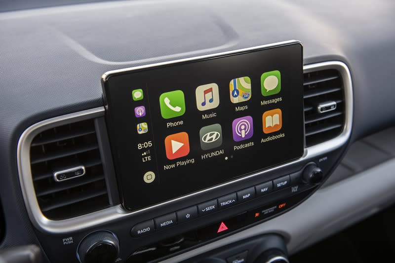 Apple CarPlay/Android Auto、LKA車道保持輔助系統、BCW盲點警示、DAW疲勞警示都有所配備。