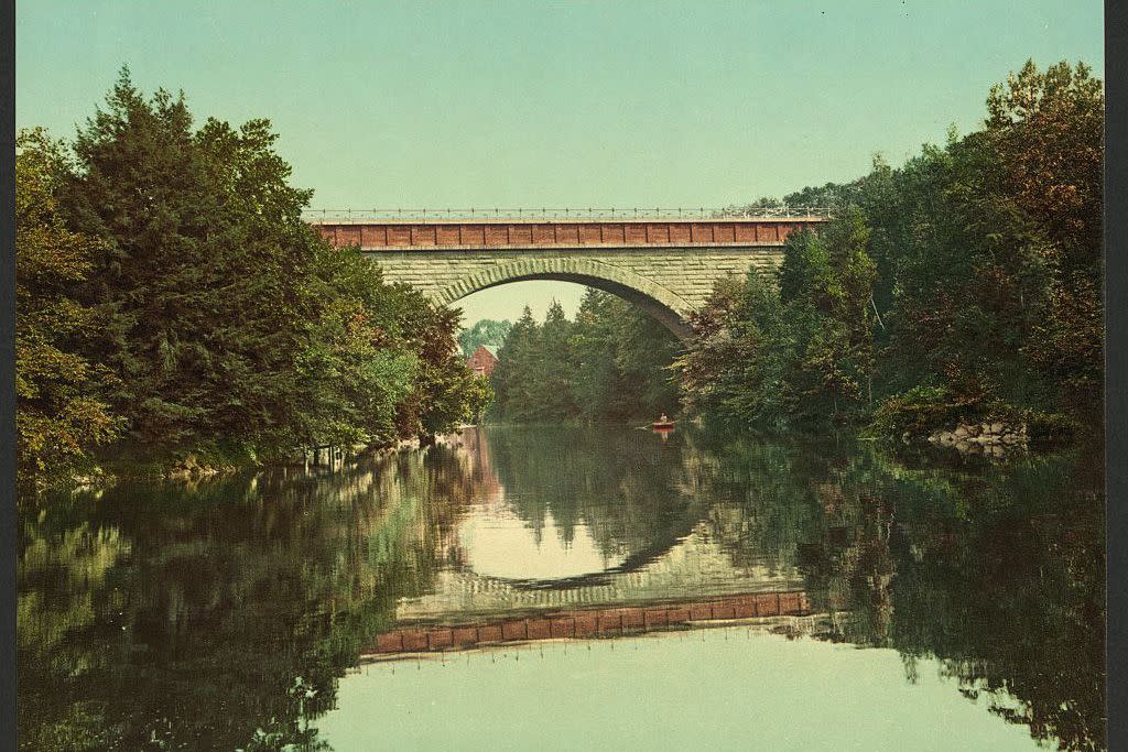 Echo Bridge, Massachusetts (1901) 