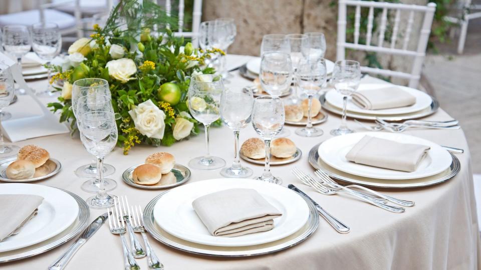 table manners bread plate and beverages