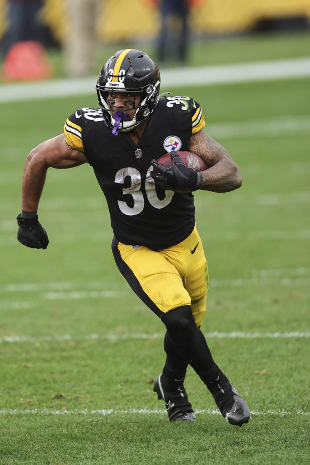 Pittsburgh Steelers running back James Conner (30) carries the ball during  the second half of an