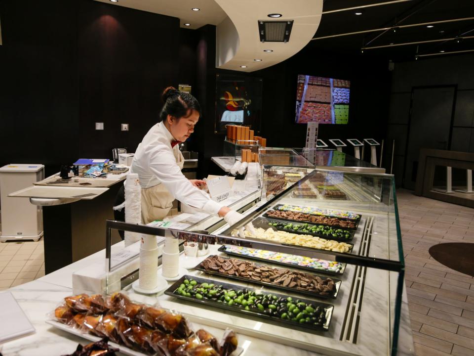 Small chocolates and a worker in the MSC Meraviglia