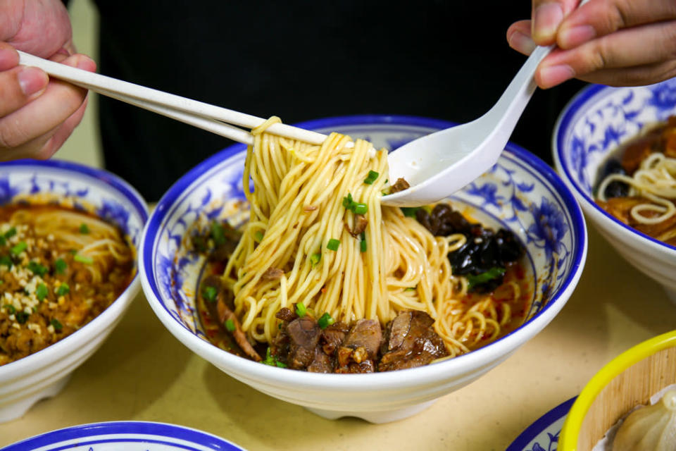 wang's noodle &amp; dumpling house - beef la mian