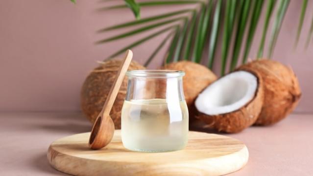 Extract Coconut Milk From a Fresh Coconut