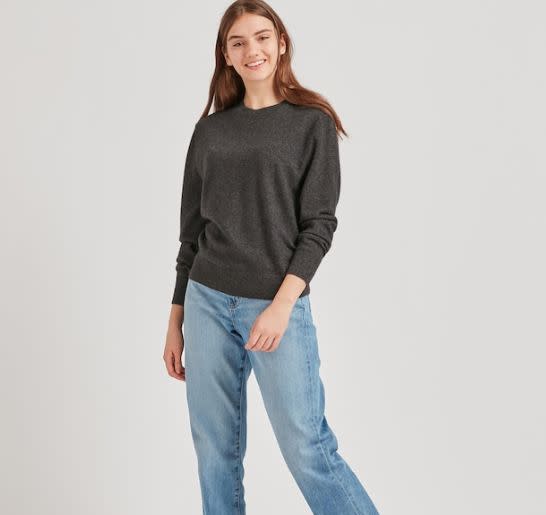 This sweater is made with 100% cashmere. <strong>Find it for $80 at <a href="https://fave.co/2Iuiiqn" target="_blank" rel="noopener noreferrer">Uniqlo</a>.&nbsp;</strong>