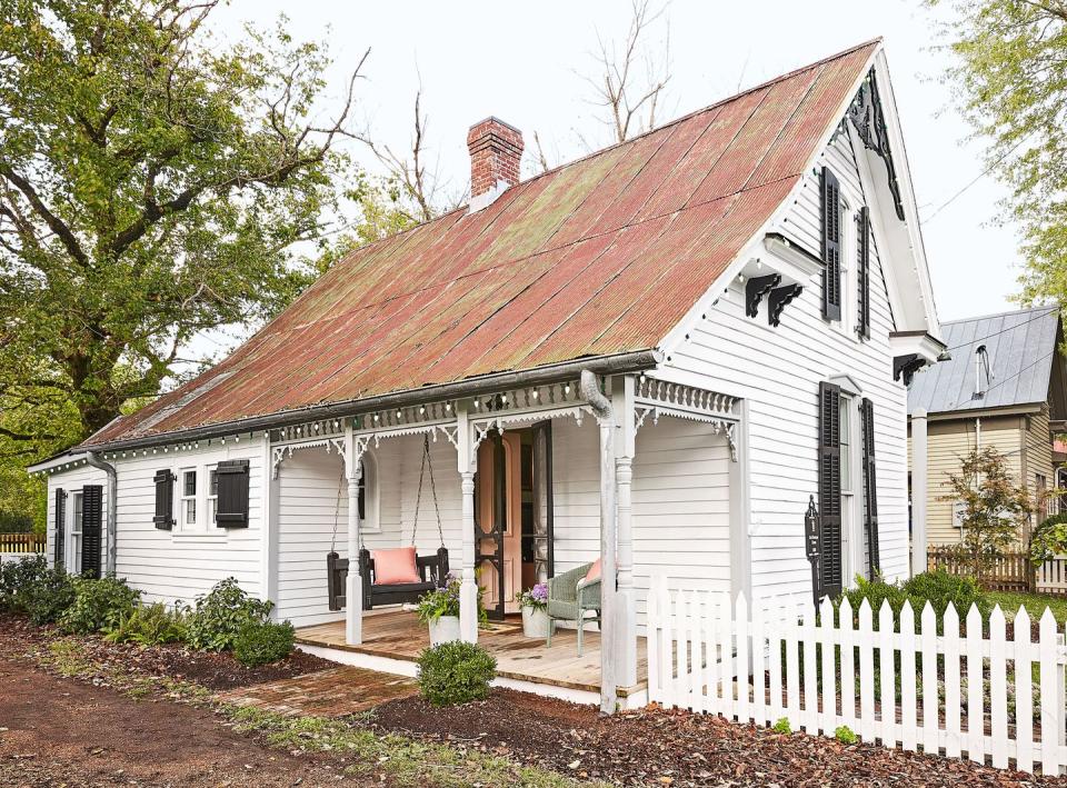 White Picket Fence Farmhouse