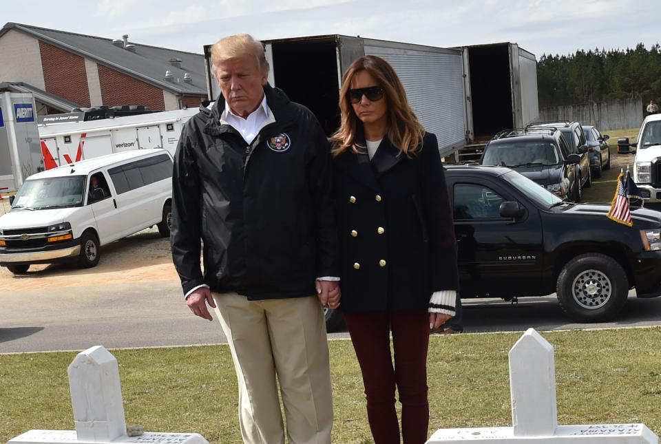 Dieses Foto entfachte die Diskussion erneut, ob die First Lady sich möglicherweise regelmäßig von einer Doppelgängerin vertreten lässt. Foto: Getty Images