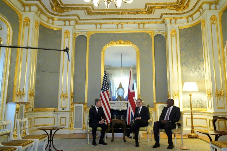 US Secretary of State Antony Blinken (L) meets with UK Prime Minister Keir Starmer and Foreign Secretary David Lammy at Lancaster House in central London (Mark Schiefelbein)