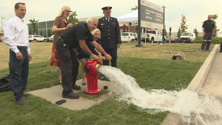 Mississauga unveils new water theft-resistant fire hydrant