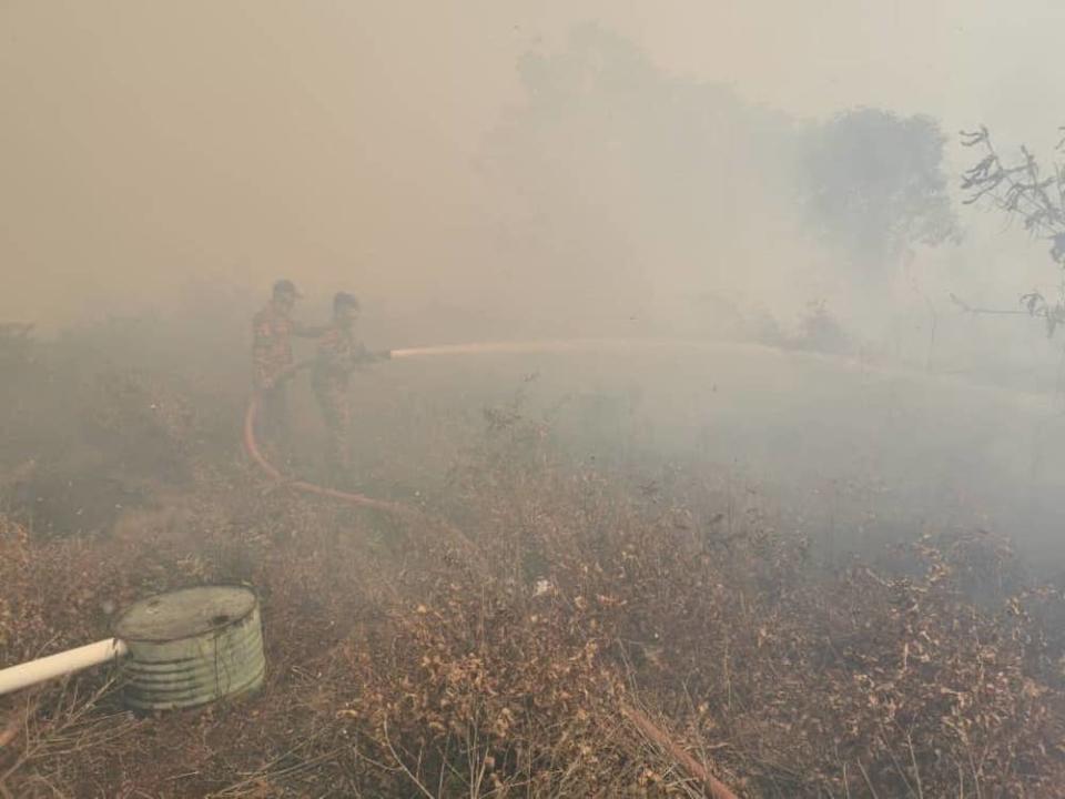 Miri Fire and Rescue Department chief Superintendent Law Poh Kiong says that the API reading was the highest in the country this year. — Picture courtesy of the Sarawak Fire and Rescue Department