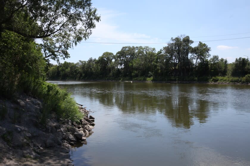 En esta imagen del jueves 18 de agosto de 2022 se ve el río Elkhorn, al oeste de Omaha, Nebraska. (AP Foto/Josh Funk)