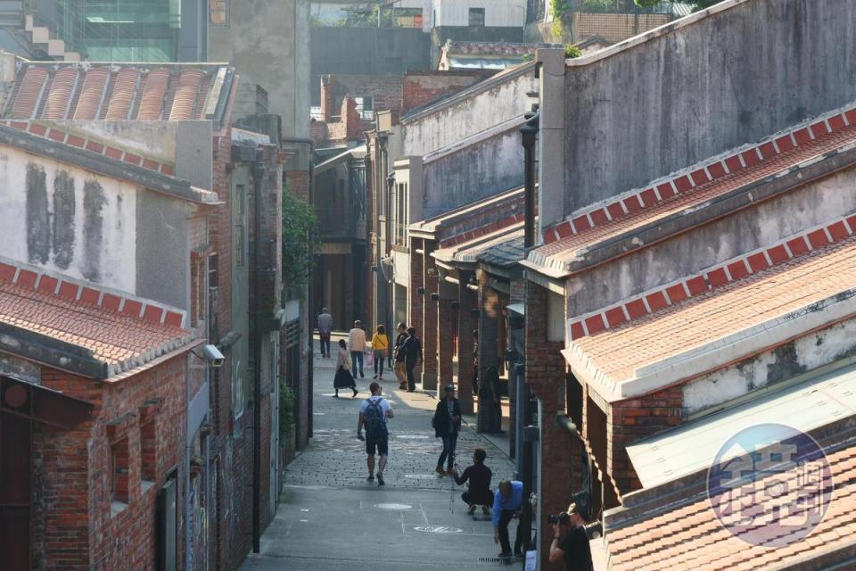 剝皮寮有200多年歷史，是台北市保存最完整的歷史街區之一。