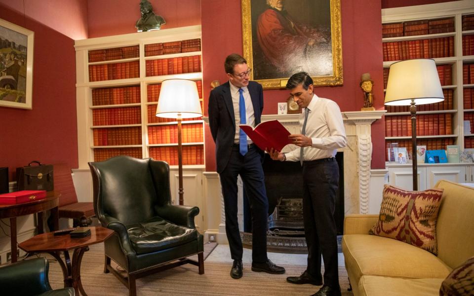 Chancellor Rishi Sunak with Chief Secretary to the Treasury Simon Clarke - Simon Walker HM Treasury