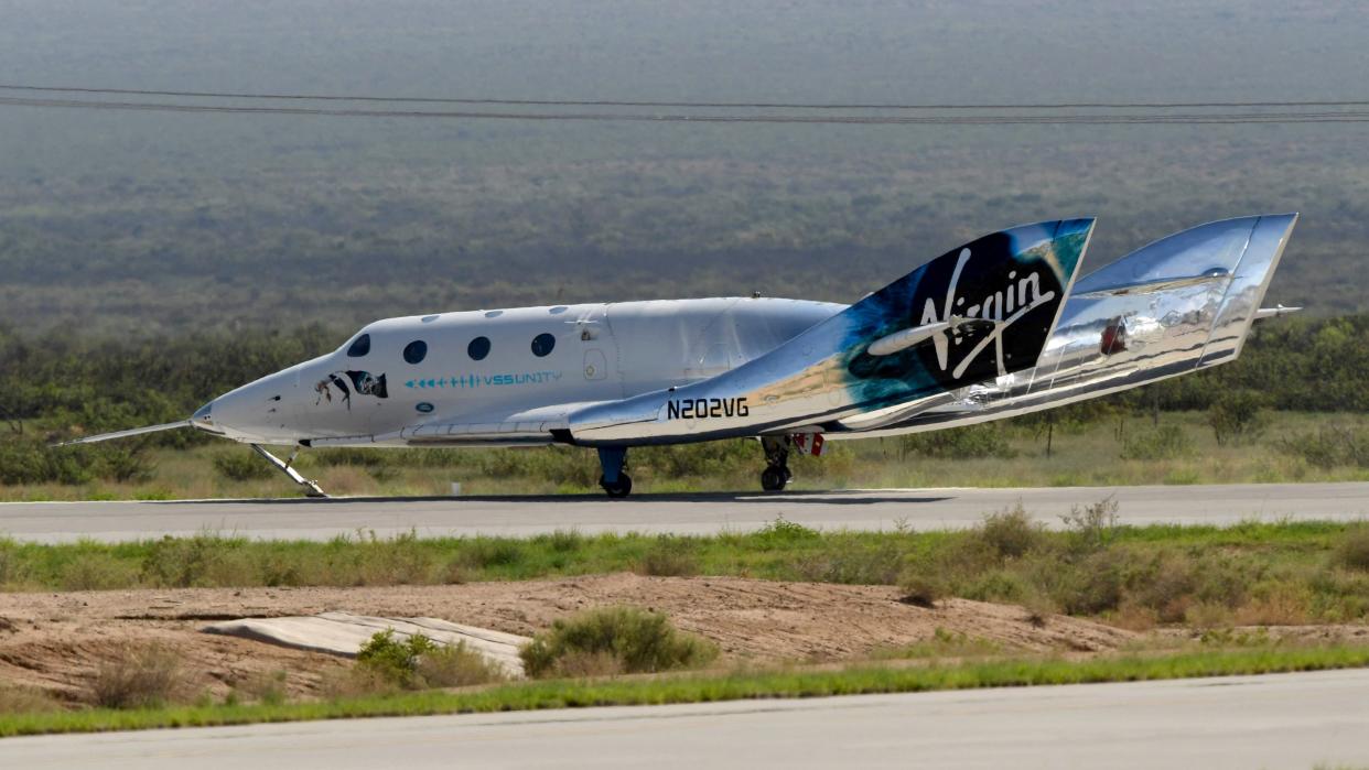 The Virgin Galactic SpaceShipTwo space plane Unity arrives back on Earth.