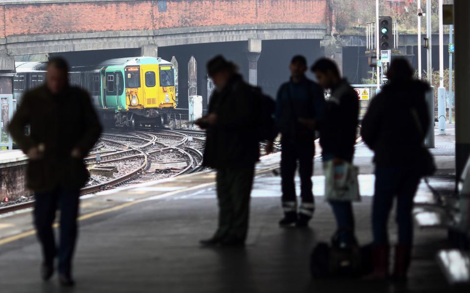 Chaos for commuters has hit house prices - © 2016 Bloomberg Finance LP