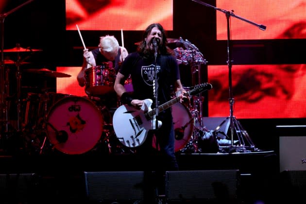 Foo Fighters Pummel New York for Super Bowl Week Blowout – Rolling