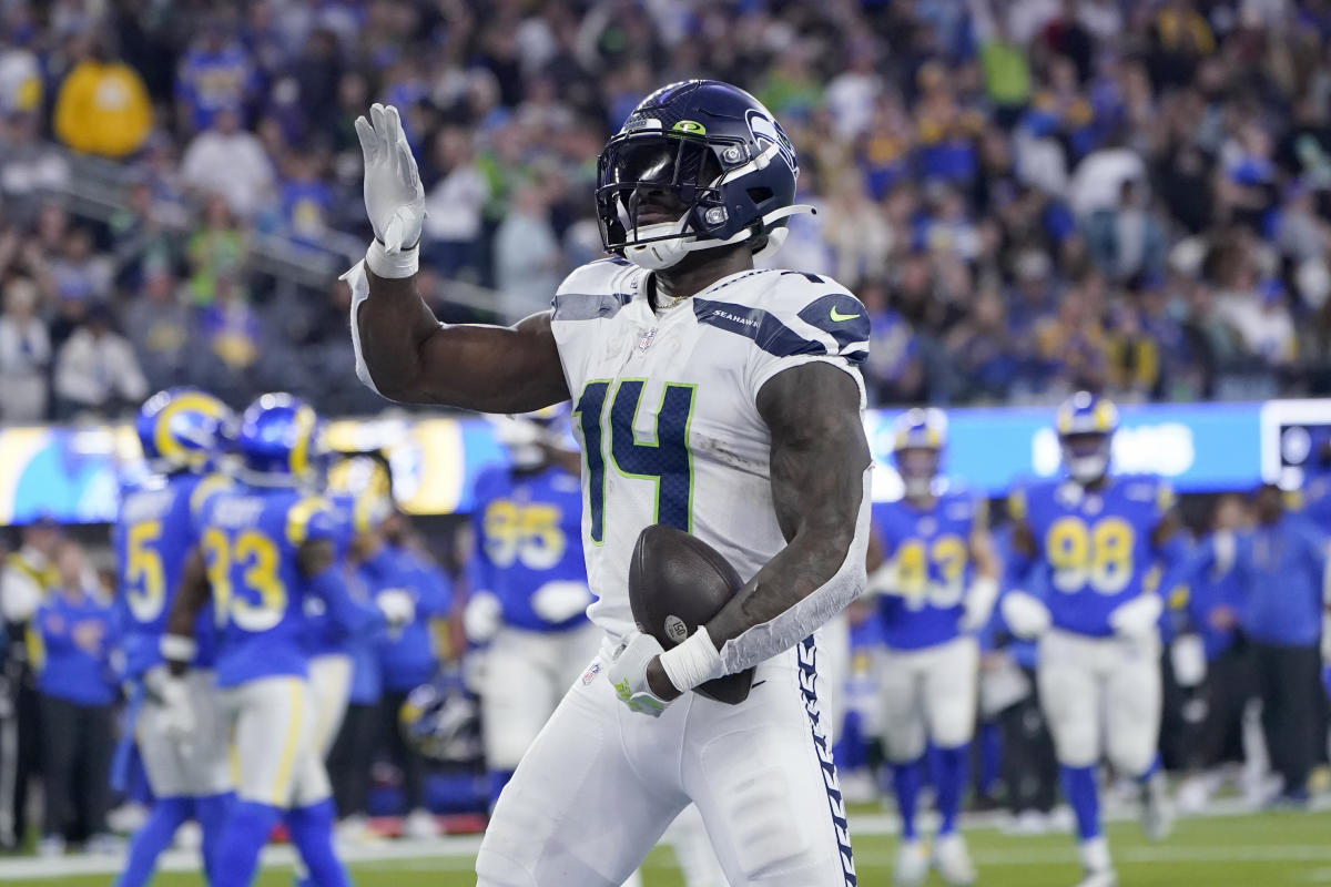 Seahawks News 12/12: Seahawks put in a rough day at the office lose at home  to Panthers - Field Gulls