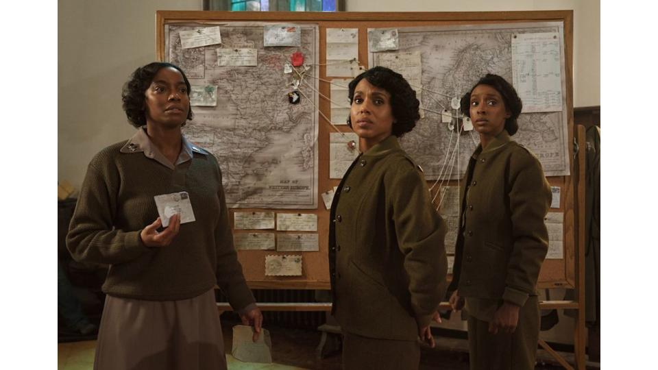 Milauna Jackson as Lt. Campbell, Kerry Washington as Captain Charity Adams and Ebony Obsidian as Lena Derriecott King in The Six Triple Eight