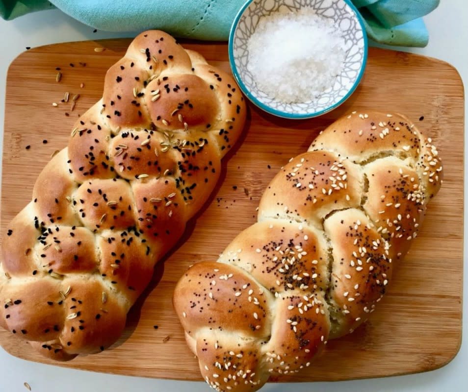 <p>Family Friends Food</p><p>Homemade Challah Bread in one hour!</p><p><strong>Get the recipe: </strong><strong><a href="https://family-friends-food.com/vegan-challah-in-60-minutes/" rel="nofollow noopener" target="_blank" data-ylk="slk:Bake A Challah Bread In One Hour;elm:context_link;itc:0;sec:content-canvas" class="link rapid-noclick-resp">Bake A Challah Bread In One Hour</a></strong></p>