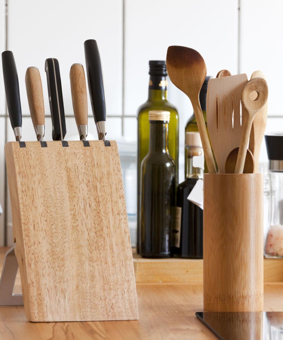 Kitchen knives in a wooden block DTR1NM