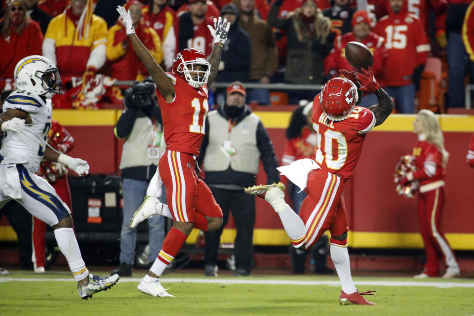 Chiefs wideout Tyreek Hill sure looks like he would’ve had a touchdown, doesn’t it? (AP)