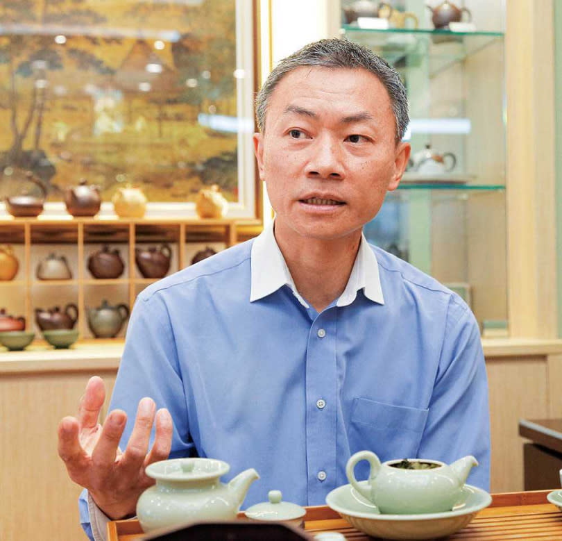 天仁茗茶經理沈明興認為，冷泡茶雖然香氣釋放較慢，但也能減輕茶的澀味。（圖／黃耀徵攝）