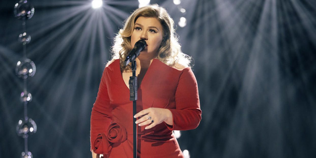 Kelly Clarkson Presents When Christmas Comes Around - Season 2021 (Weiss Eubanks / NBC)