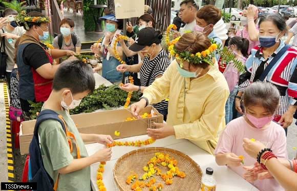 茂管處「山那邊的市集」活動登場，提供手做體驗，親子樂在其中。