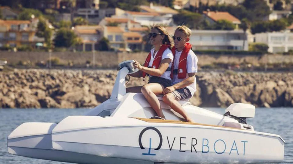 The Neocean Overboard 150F can be ridden by two people