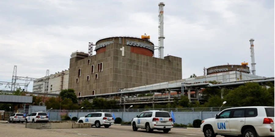 Vehicles of the IAEA mission near the Zaporizhzhya NPP, September 1, 2022