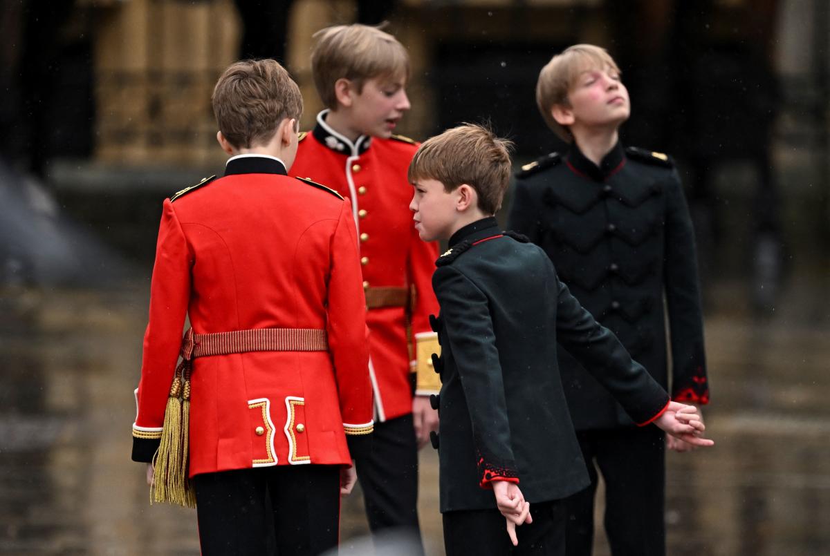 “Meet Queen Camilla’s Handsome Knights of Honor, Including Prince George and Grandson Freddy Parker Bowles”