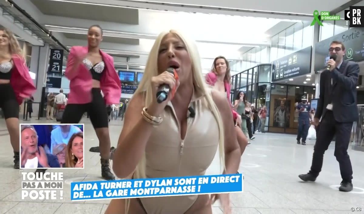 Afida Turner se déchaîne à la gare Montparnasse : la SNCF est loin d'en rire - C8