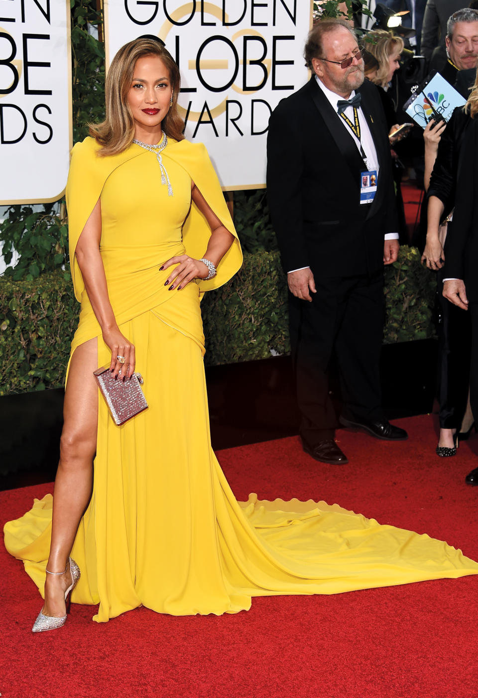 In GIAMBATTISTA VALLI HAUTE COUTURE at the Golden Globe Awards in L.A. (2016)